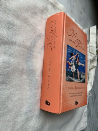 Mujeres que corren con los lobos.