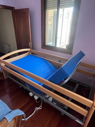 Cama articulada Sunrise Medical Adriana