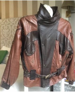 Cazadora de cuero marrón