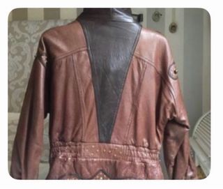 Cazadora de cuero marrón