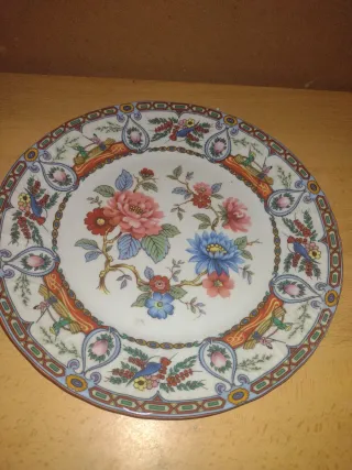 Platos chinos antiguos decorados, dos.