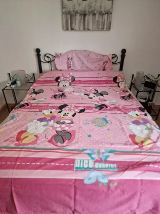 Colcha Princess Disney y oto de Minie mouse