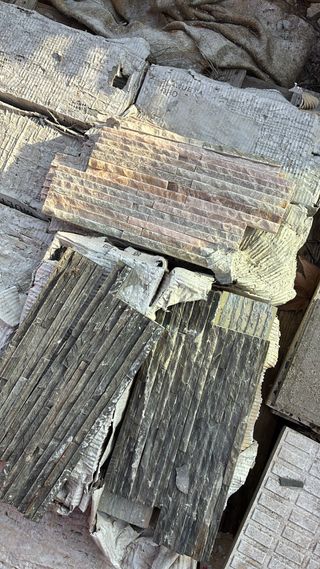 Pavimento exterior de baldosas