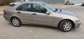 Mercedes-Benz Clase C 2004