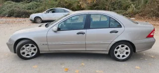 Mercedes-Benz Clase C 2004
