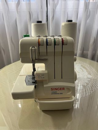 Remalladora Singer 4 hilos