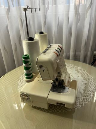 Remalladora Singer 4 hilos