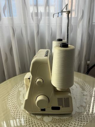 Remalladora Singer 4 hilos