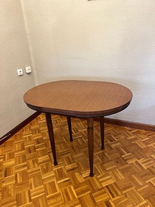 Mesa redonda extensible de madera