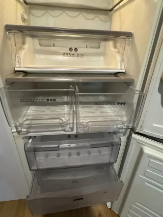 Nevera Edesa blanca semi nueva