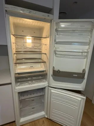 Nevera Edesa blanca semi nueva