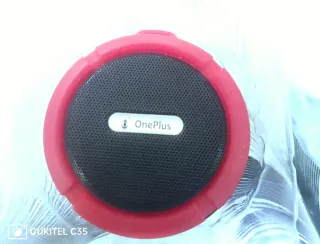 Altavoz OnePlus Negro y Rojo