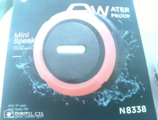 Altavoz OnePlus Negro y Rojo