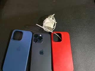 iPhone 14 Pro Max 256GB Morado + 3 Fundas