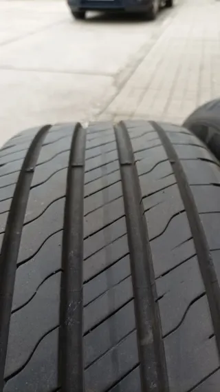 2 Ruedas Goodyear 215/55 R17 94T