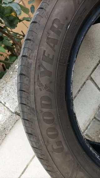 2 Ruedas Goodyear 215/55 R17 94T