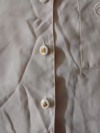 Camisa beige manga corta bordada