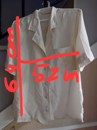 Camisa beige manga corta bordada
