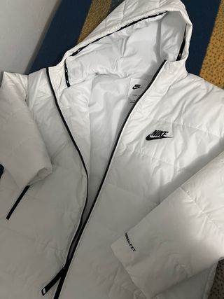 Chaqueta Larga Nike Therma-Fit Blanca