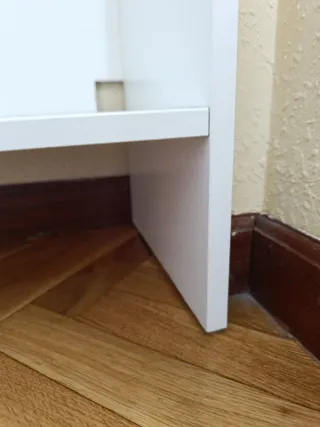 Estantería blanca de madera