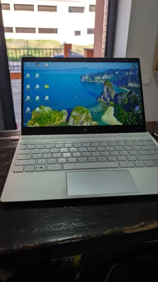 HP ENVY 13 i7 / 8GB RAM / 512GB SSD