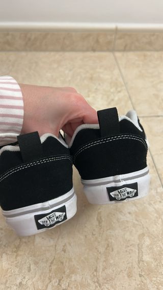 Vans Knu Skool Negras y Blancas