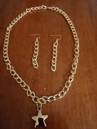 Set collana e orecchini con stella
