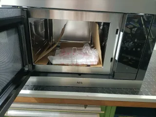 Microondas AEG insertable con grill
