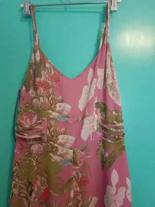 Mono Guess floral de verano.