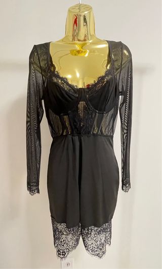 Macacão lingerie preto com renda