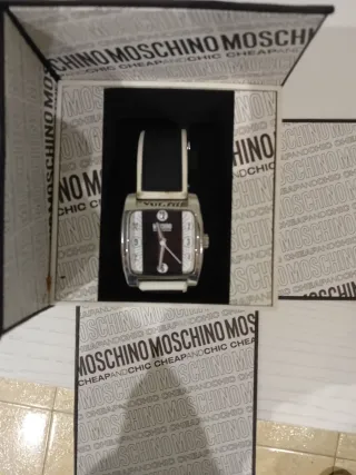Reloj Moschino Cheap and Chic