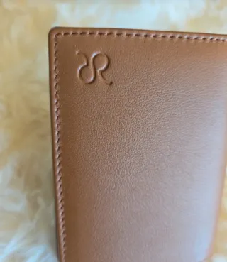 Cartera de piel hecha a mano