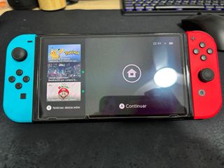 Nintendo Switch OLED + Mario Kart 8 Deluxe + Funda