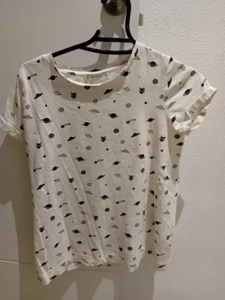 Camiseta Pull&Bear Estampado Espacial