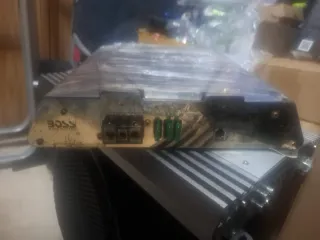 Amplificador Boss Coche