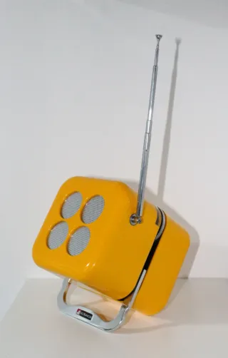 Radio Cubo Ultravox Quadrifoglio Gialla arredament