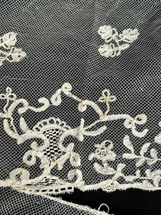 2 mts. Encaje de Bruselas