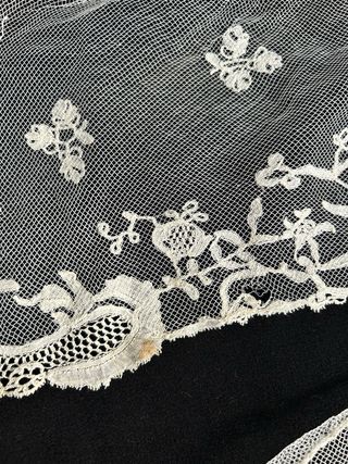 2 mts. Encaje de Bruselas