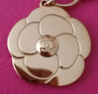 Colgantes Chanel Camelia Dorada y Cometa