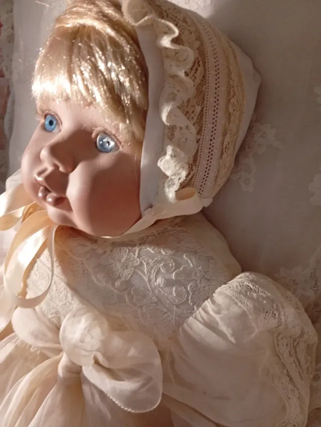 Muñeca de Porcelana Colección Leonardo