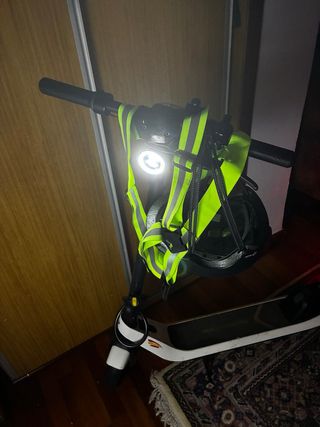 Patinete Eléctrico NIU KQi2 + Chaleco y Casco