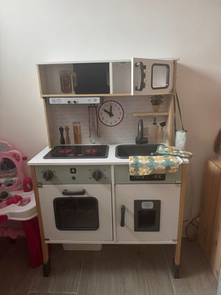 Cocina de madera infantil