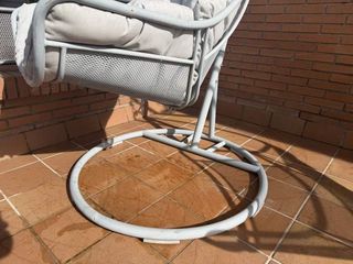 SILLA HUEVO COLGANTE GRIS CON COJÍN