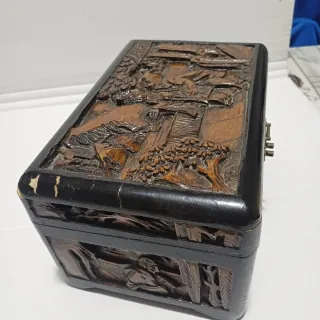 Portagioie vintage legno intagliato a mano