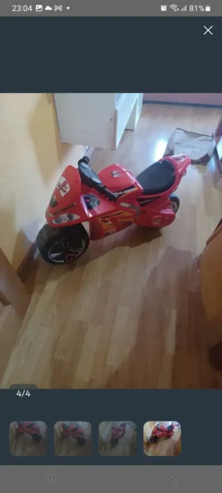 Moto infantil roja