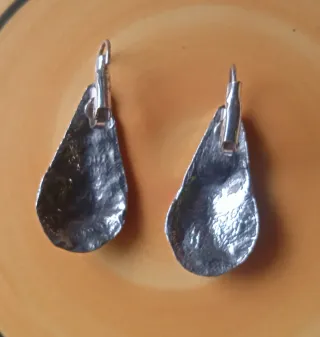 Pendientes lágrima plateados