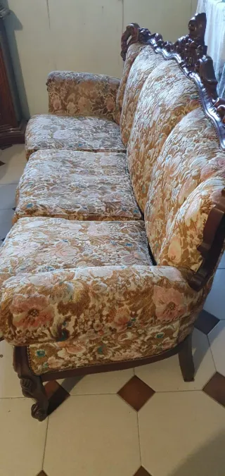 Salotto barocco in tessuto e legno