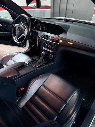 Mercedes-Benz C63 amg