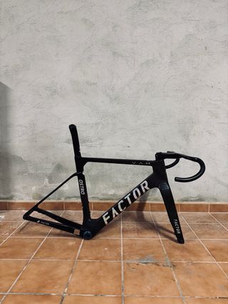 Cuadro Factor Ostro VAM Negro