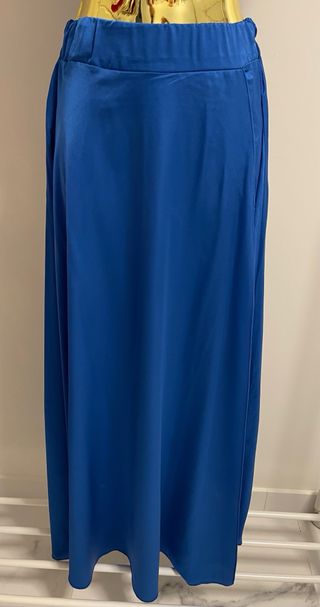 Conjunto azul rei top e saia